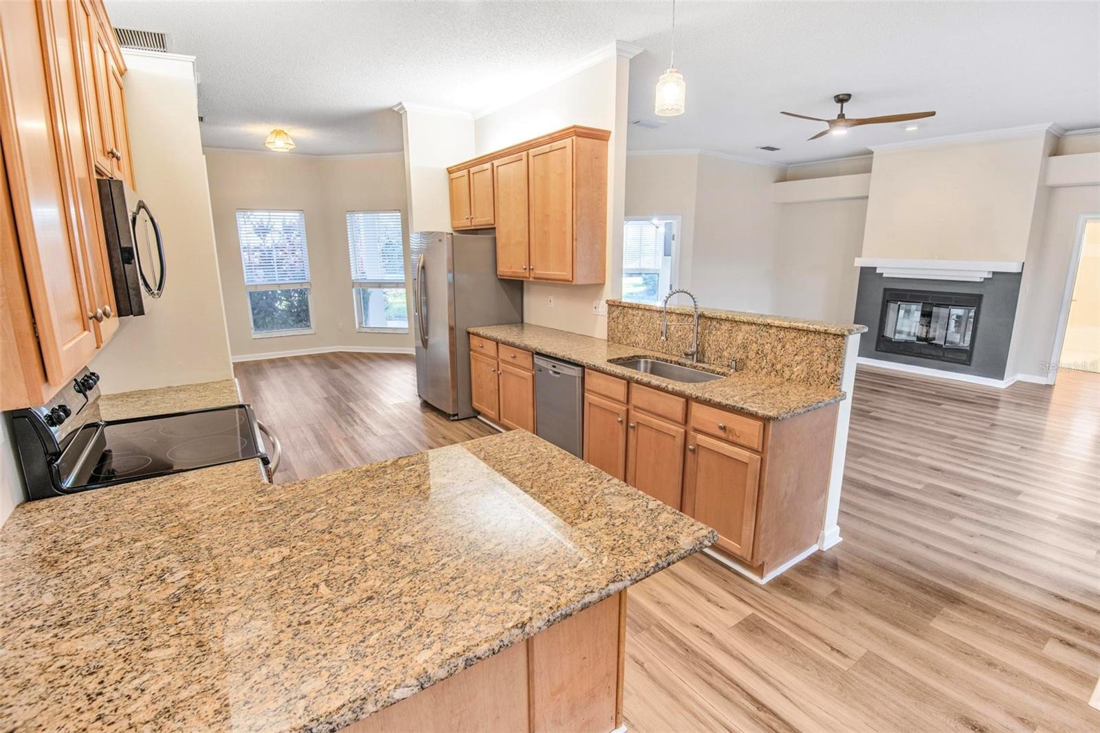 Image 21 of 66 For 7 Deerwood Street