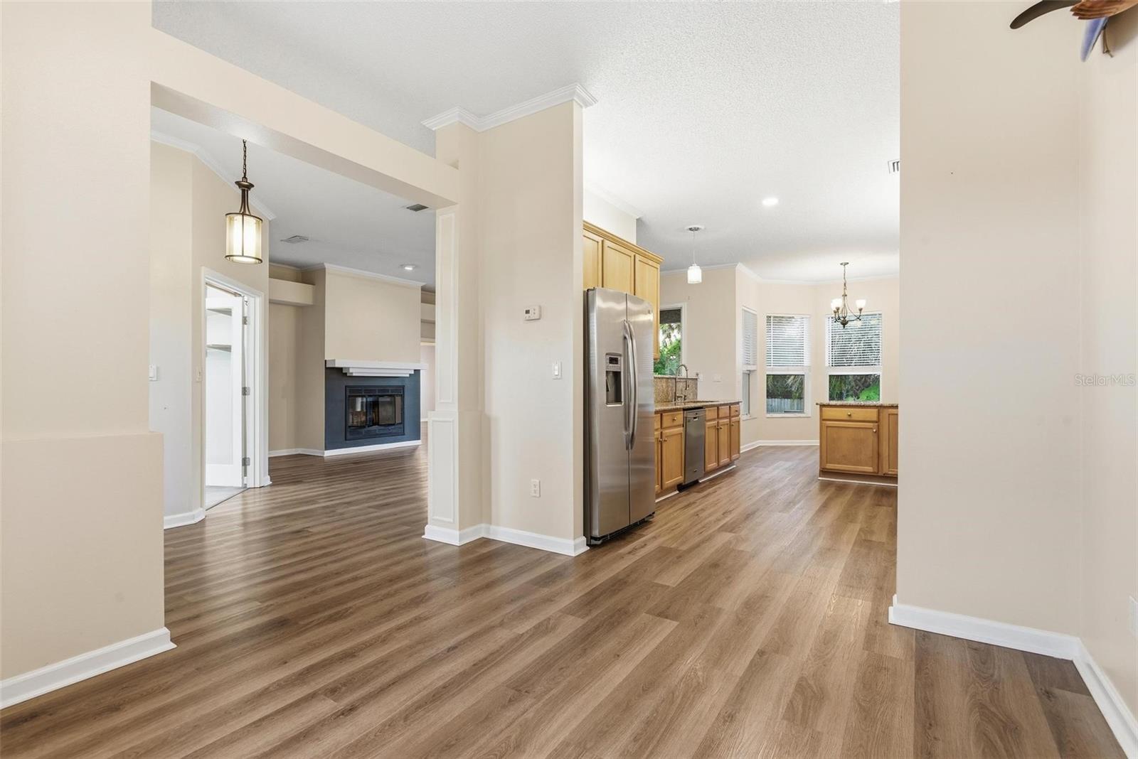 Image 23 of 66 For 7 Deerwood Street