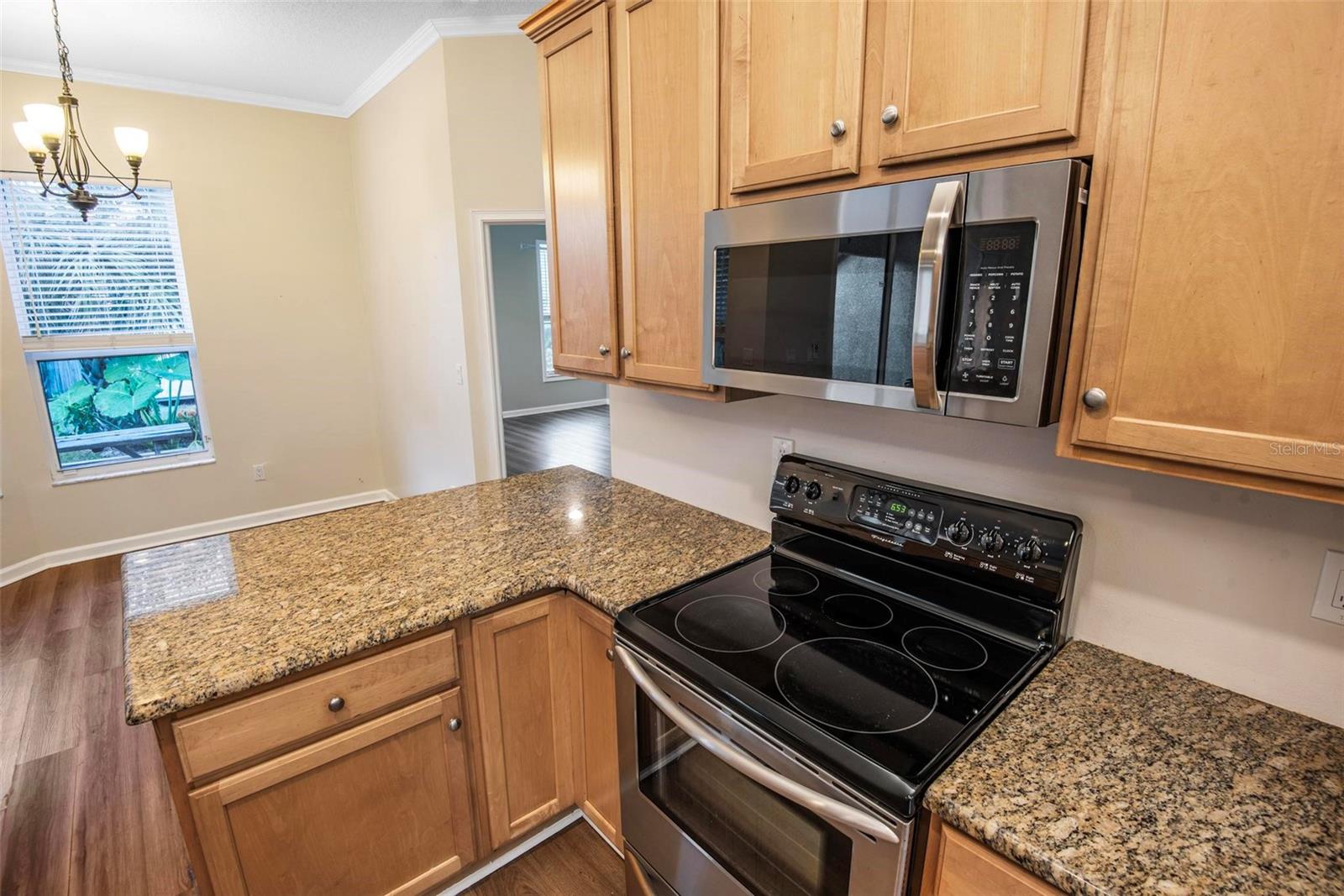 Image 29 of 66 For 7 Deerwood Street