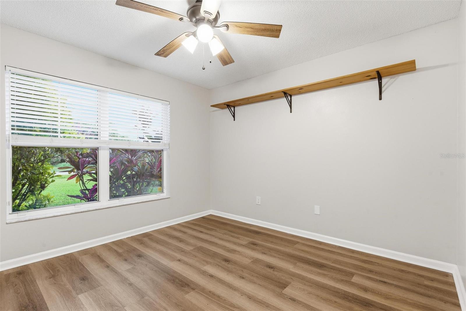 Image 35 of 66 For 7 Deerwood Street