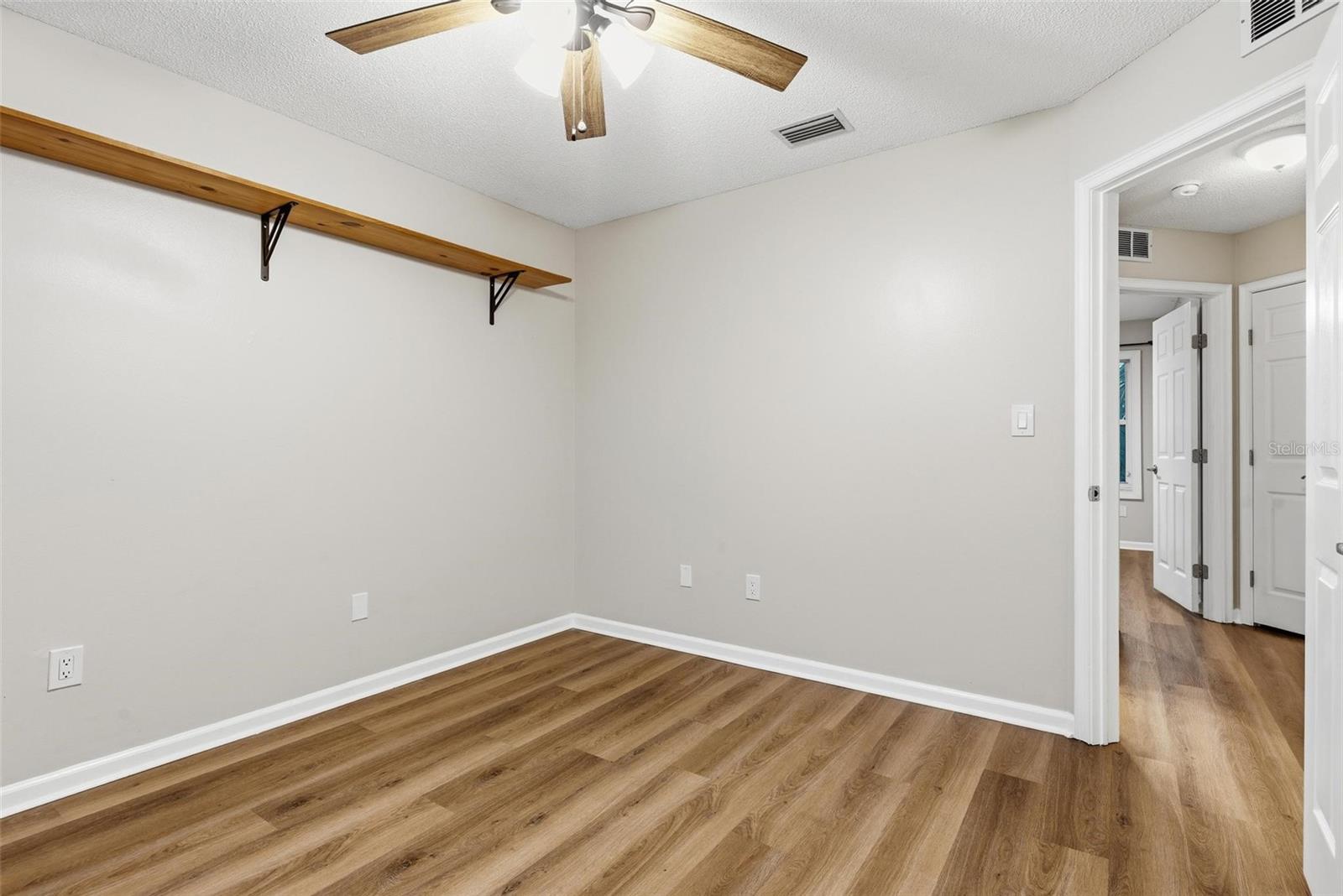 Image 36 of 66 For 7 Deerwood Street