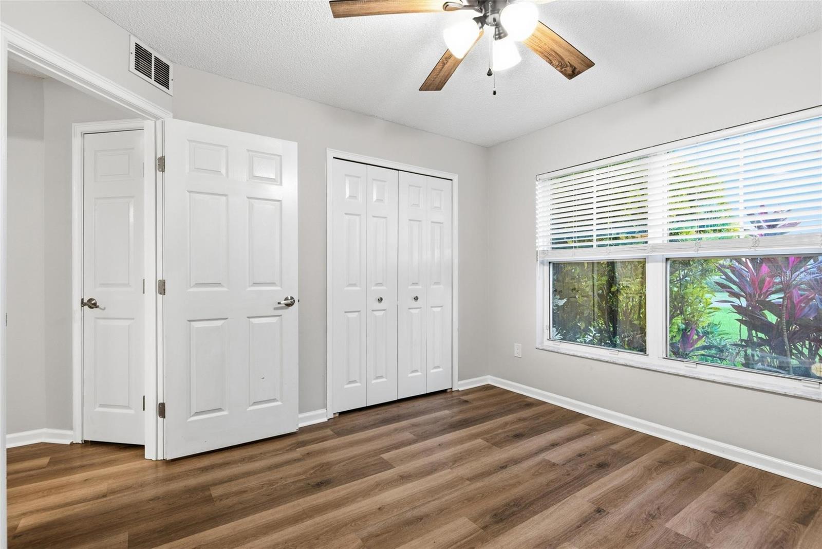 Image 37 of 66 For 7 Deerwood Street