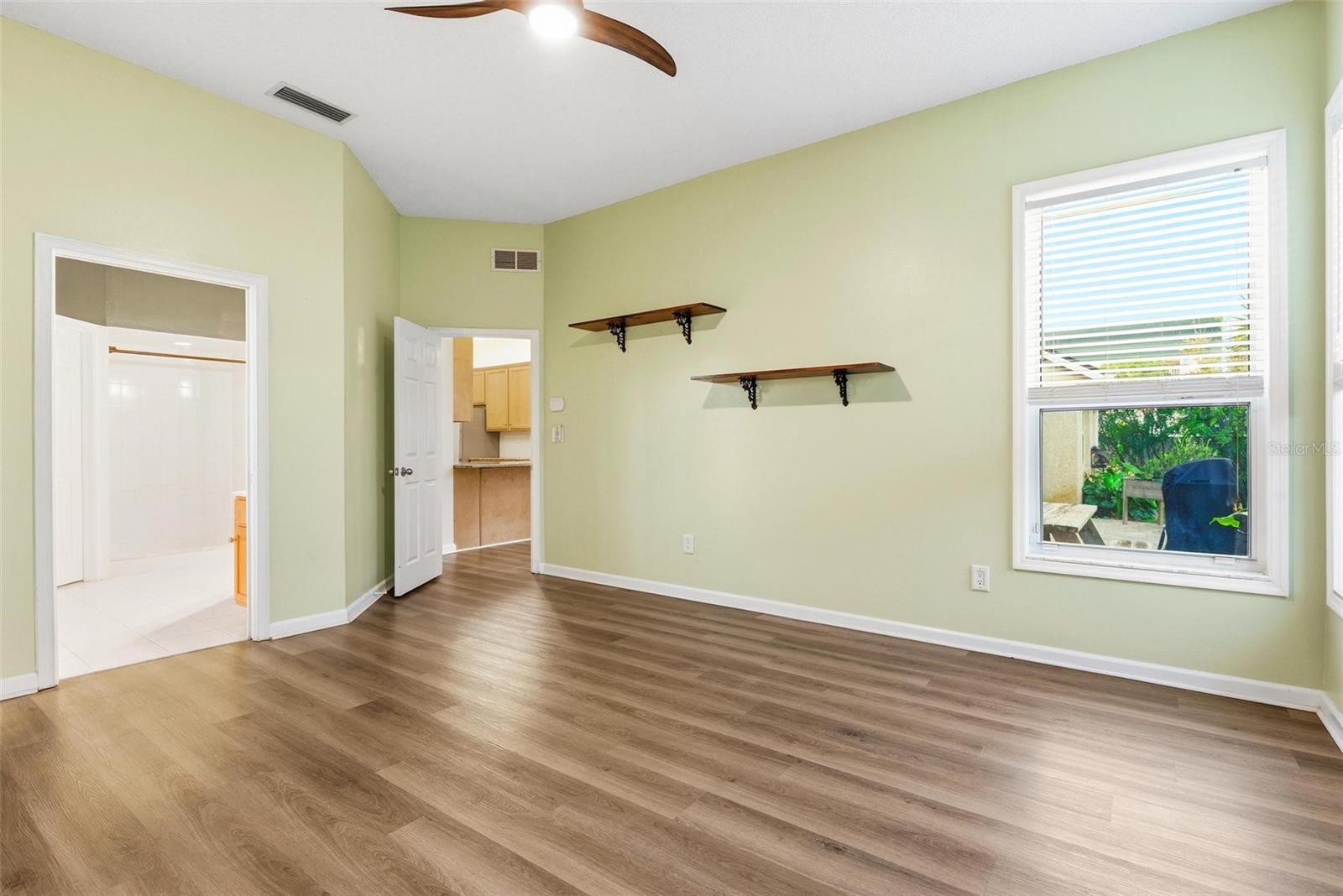 Image 41 of 66 For 7 Deerwood Street