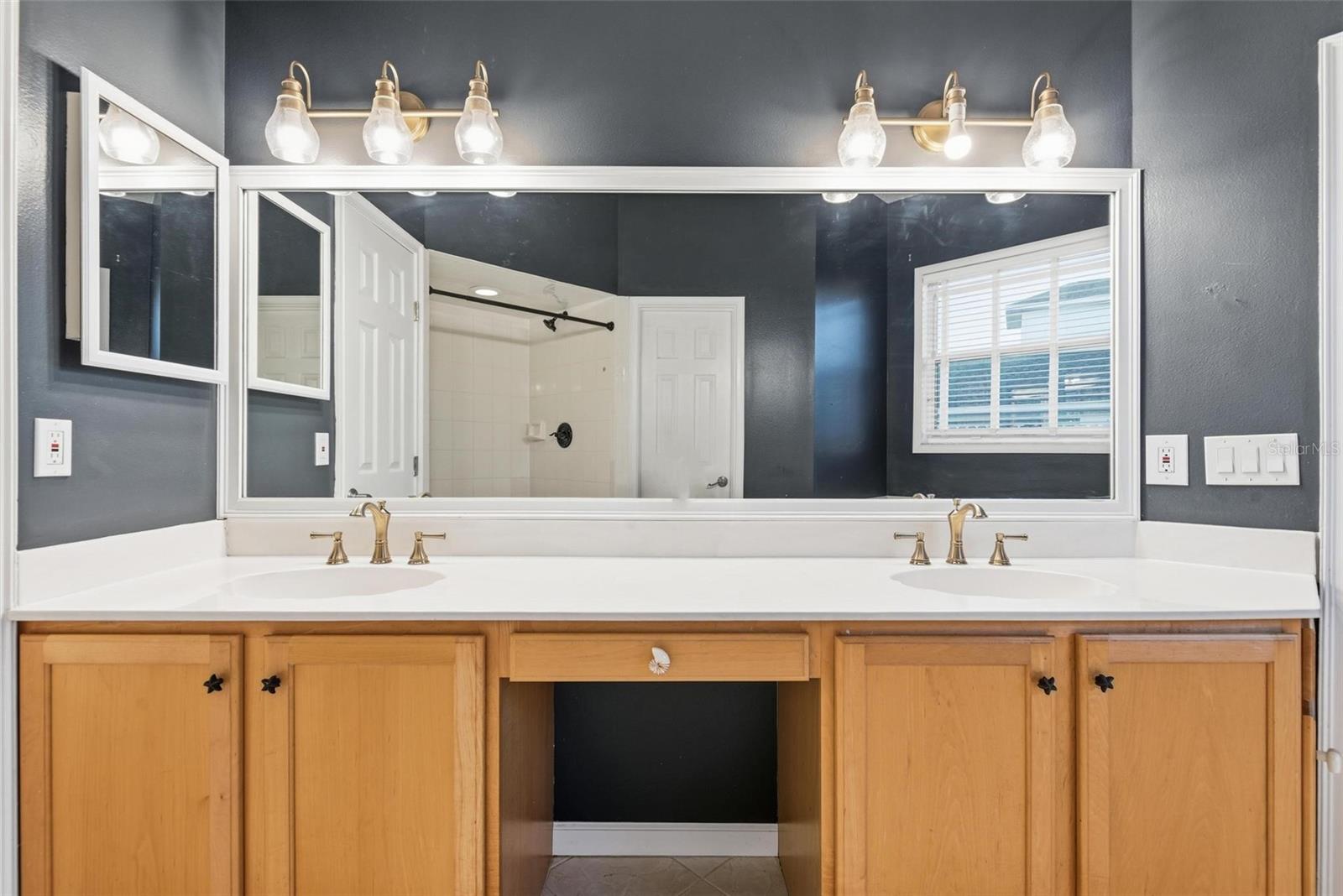 Image 44 of 66 For 7 Deerwood Street