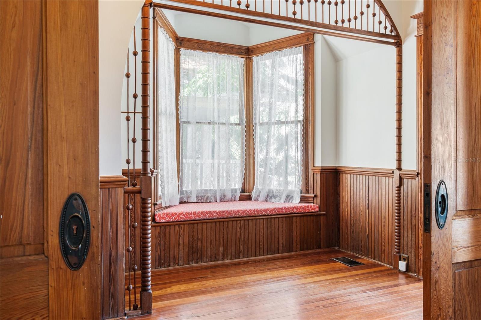 Image 14 of 87 For 31 Cincinnati Avenue