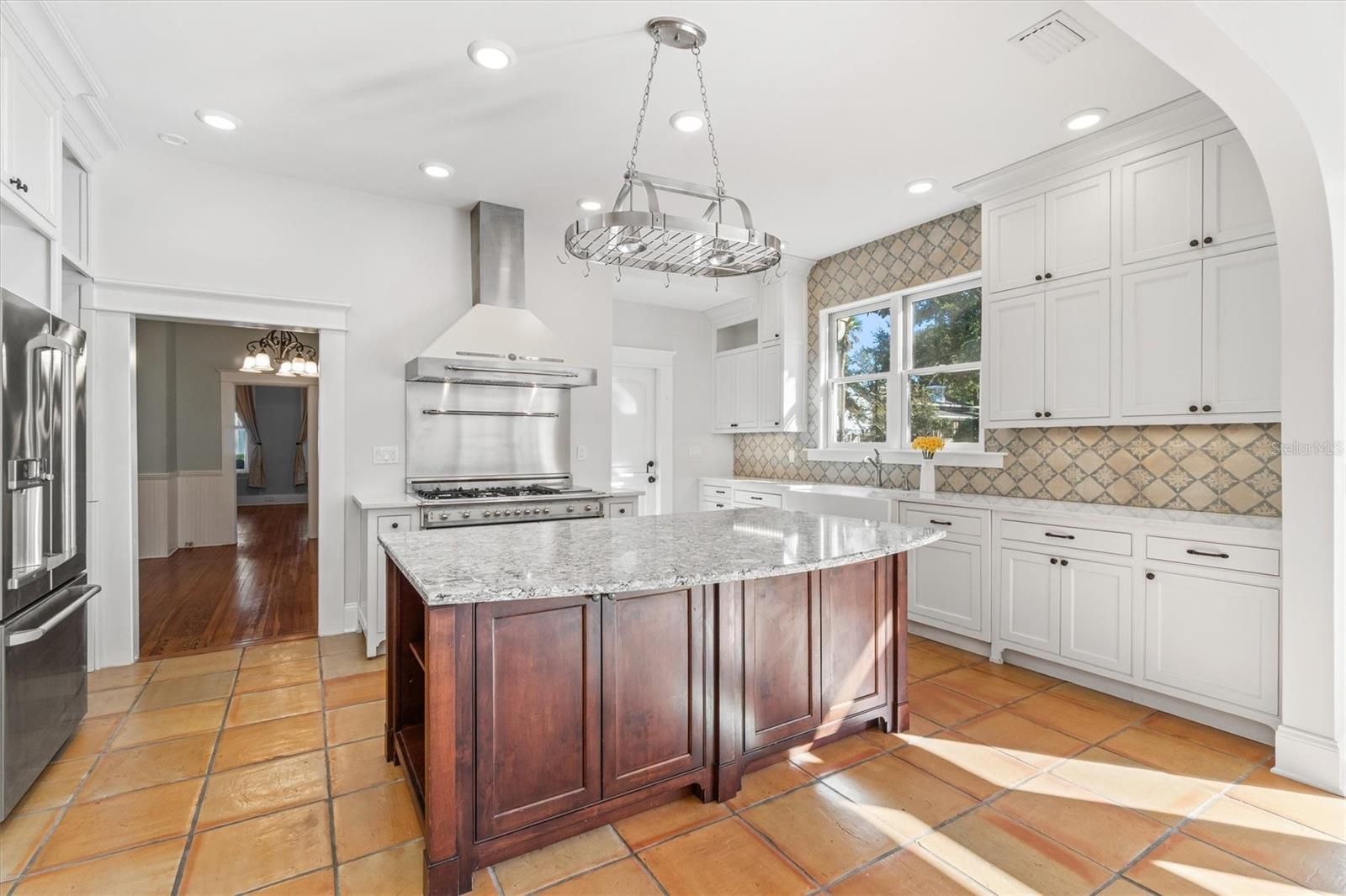 Image 24 of 87 For 31 Cincinnati Avenue