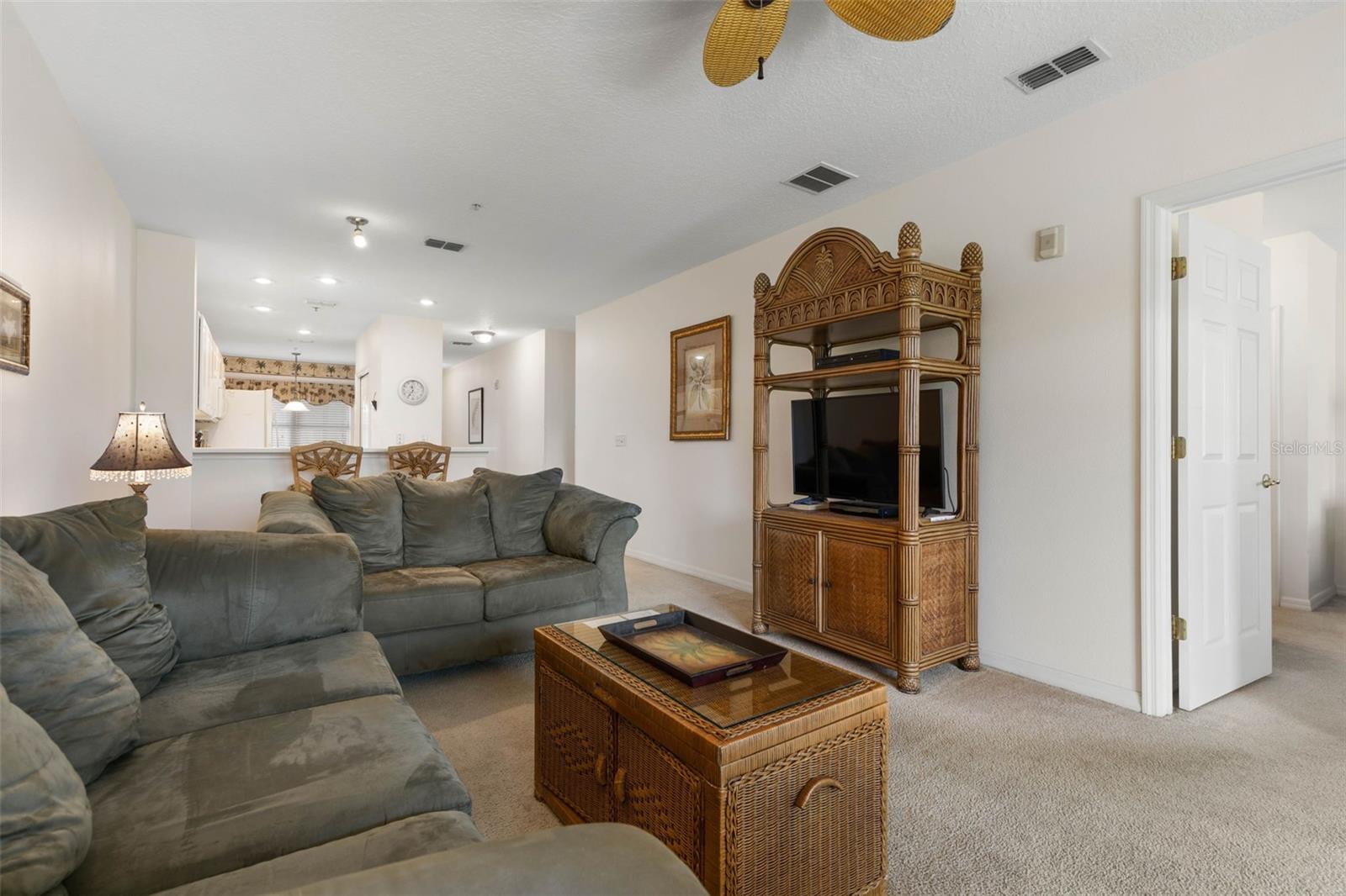 Image 10 of 58 For 600 Canopy Walk Lane 613