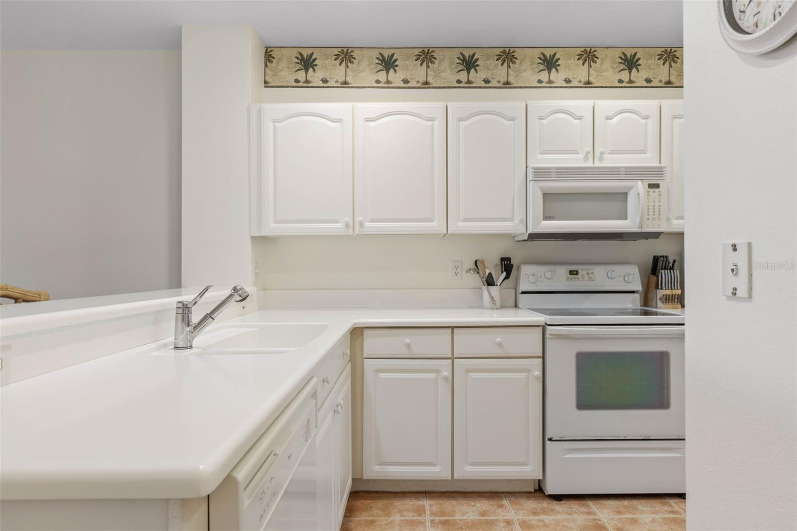 Image 13 of 58 For 600 Canopy Walk Lane 613