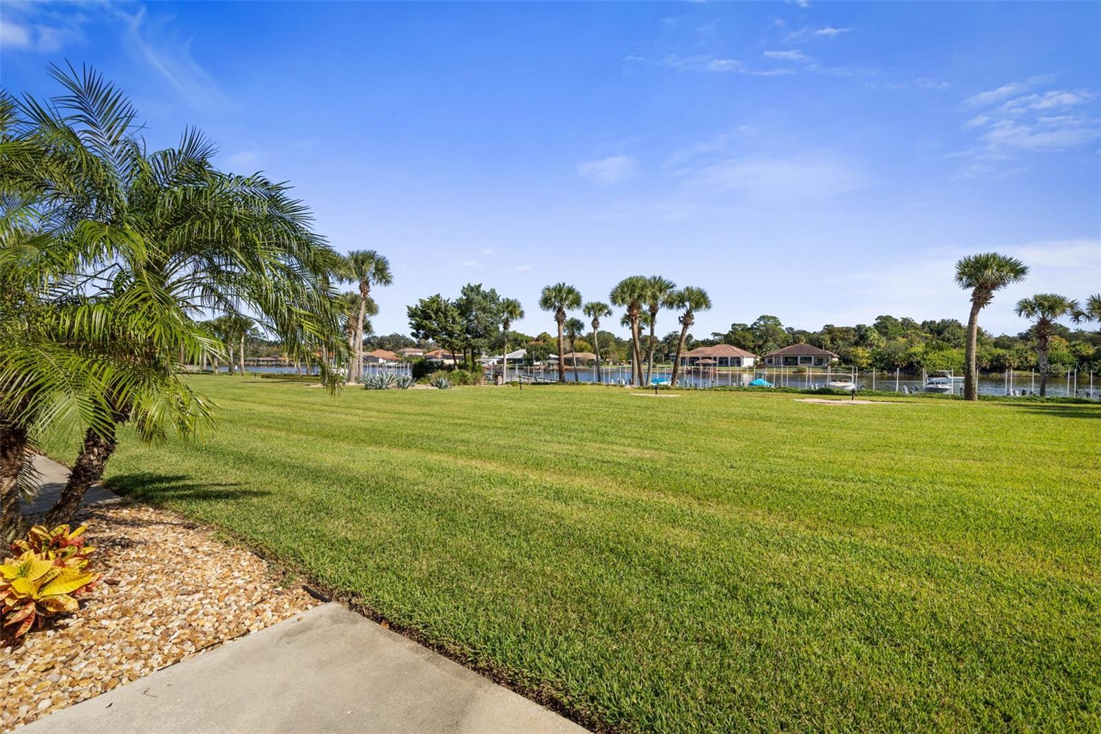 Image 28 of 58 For 600 Canopy Walk Lane 613