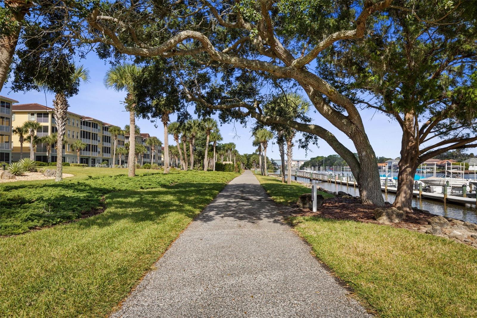 Image 31 of 58 For 600 Canopy Walk Lane 613