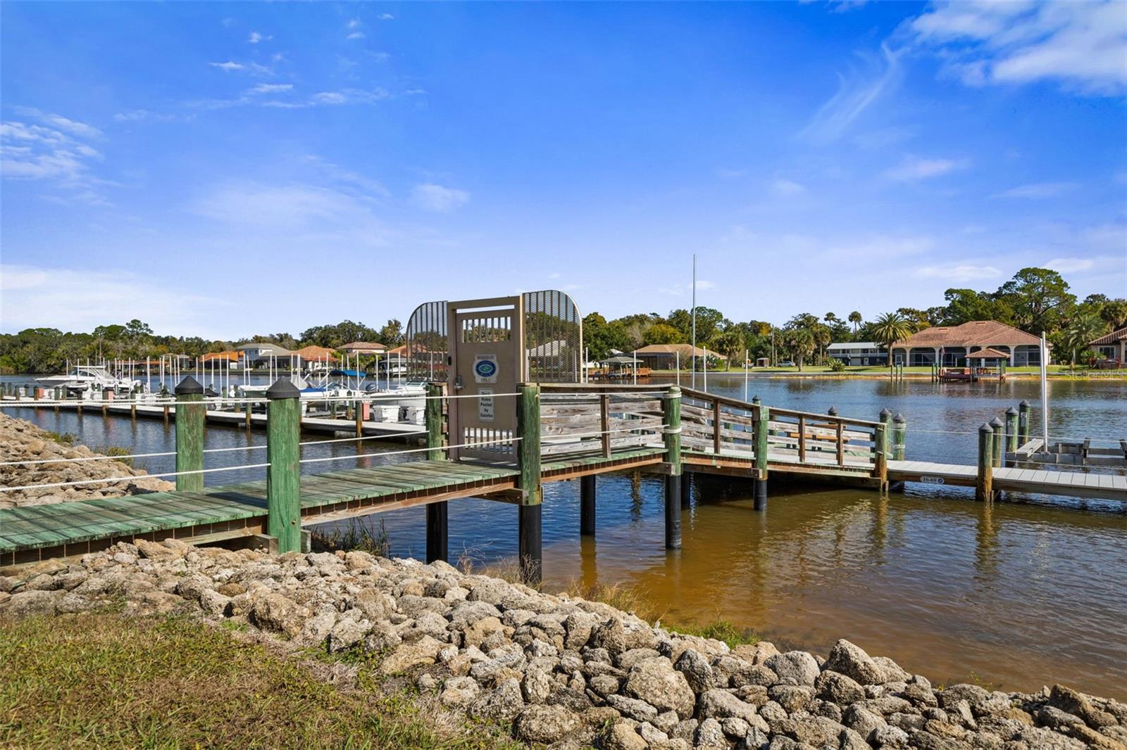 Image 33 of 58 For 600 Canopy Walk Lane 613