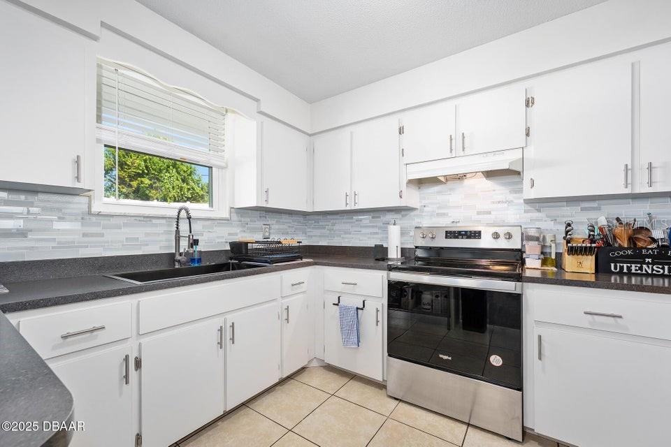 Image 10 of 34 For 1448 Flomich Street