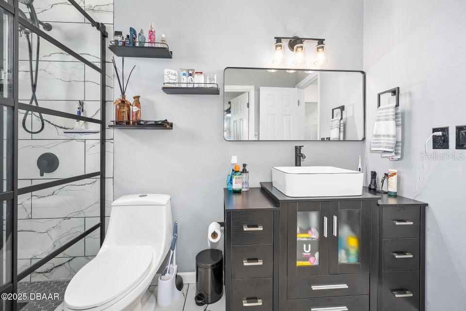 Image 16 of 34 For 1448 Flomich Street