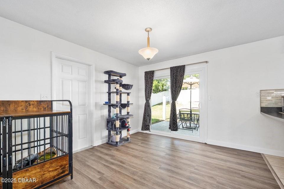 Image 7 of 34 For 1448 Flomich Street