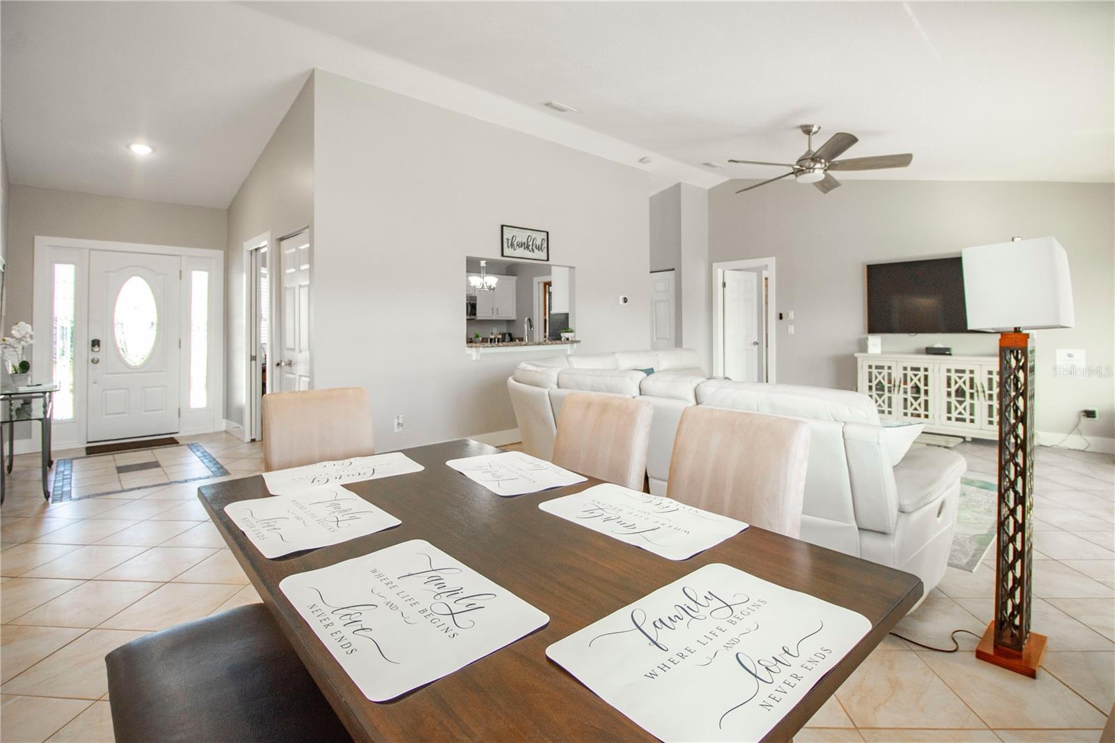 Image 14 of 26 For 20 Coconut Court