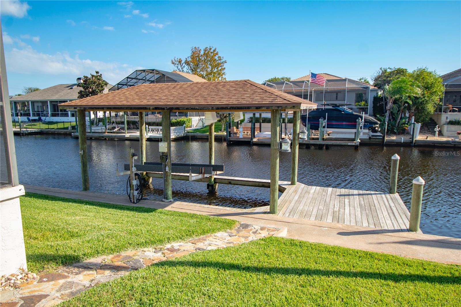 Image 2 of 26 For 20 Coconut Court