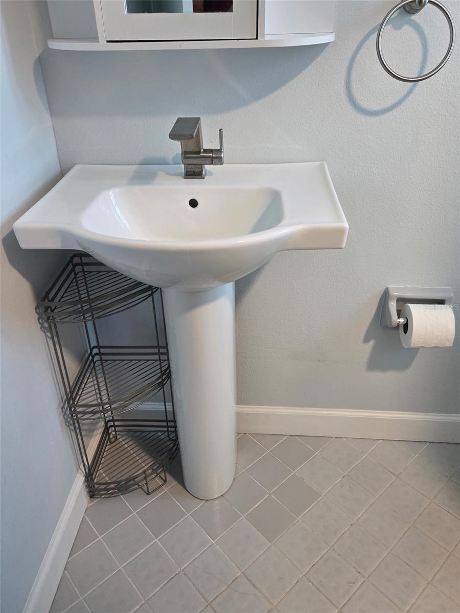 Image 3 of 8 For 1541 North Ocean Shore B