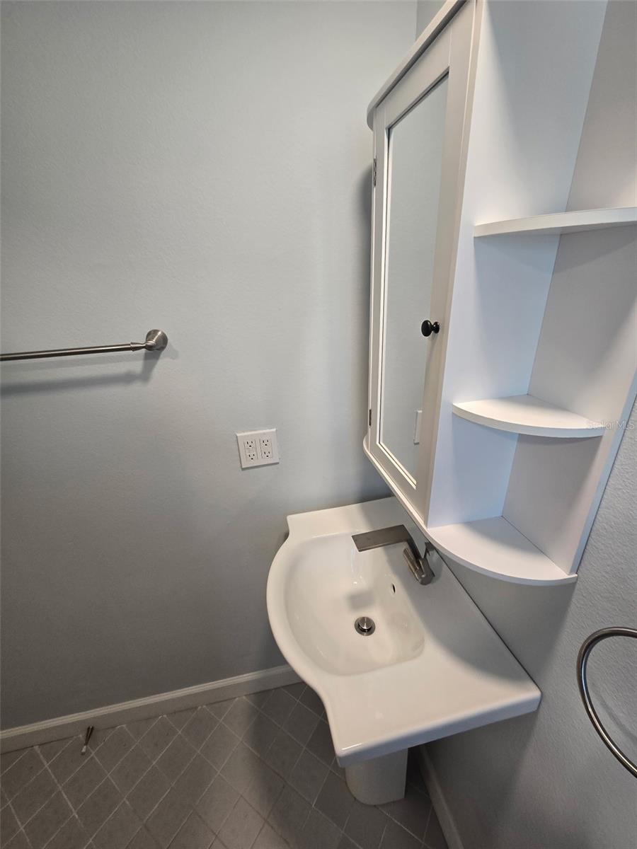 Image 4 of 8 For 1541 North Ocean Shore B