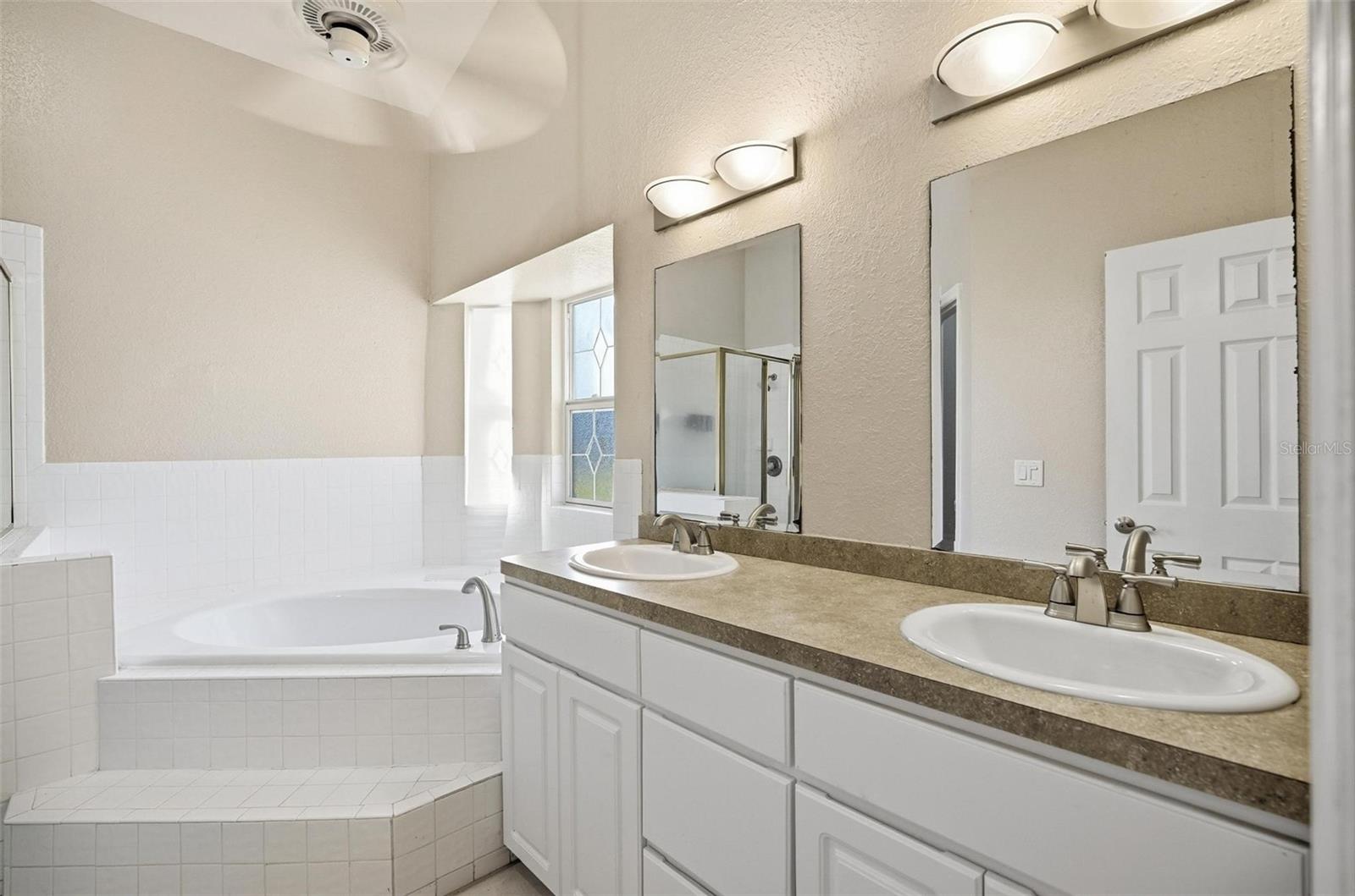 Image 28 of 56 For 5068 Greylock Court