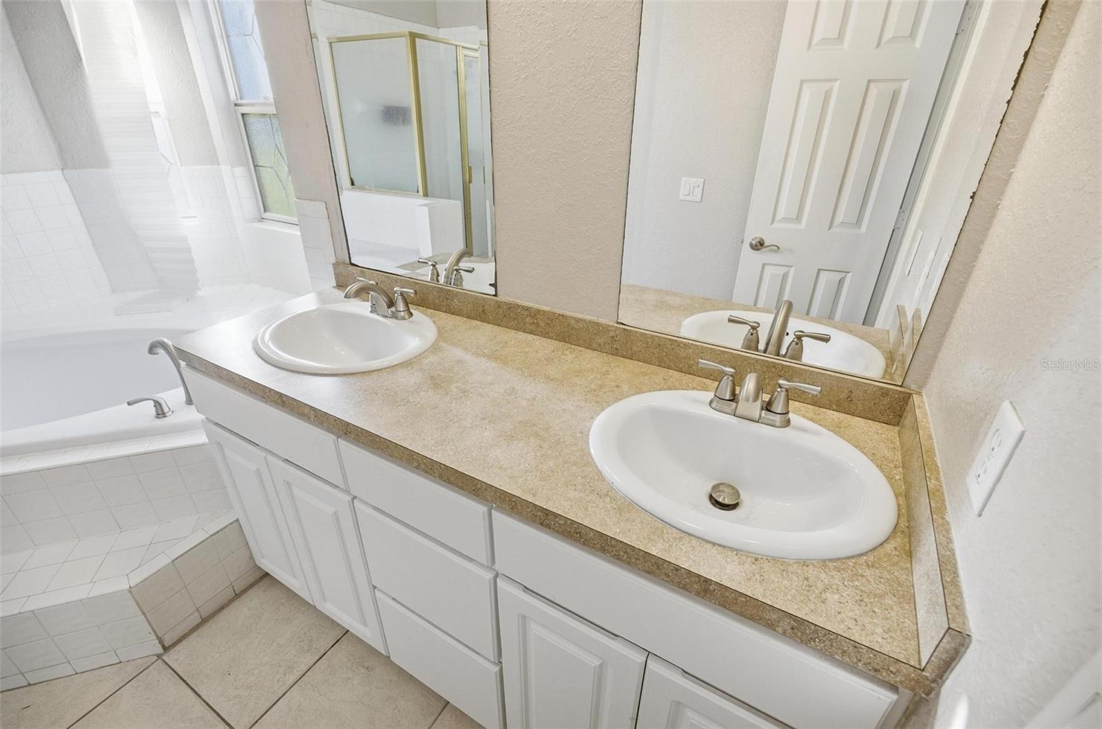 Image 31 of 56 For 5068 Greylock Court