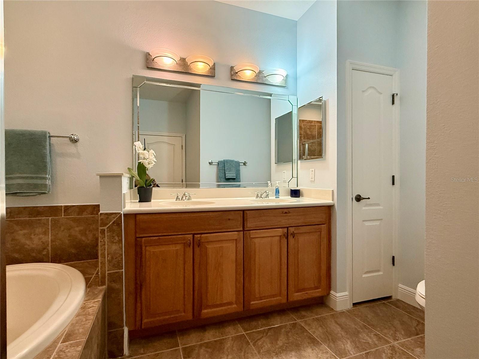 Image 11 of 32 For 55 Riverview Bend S 2044