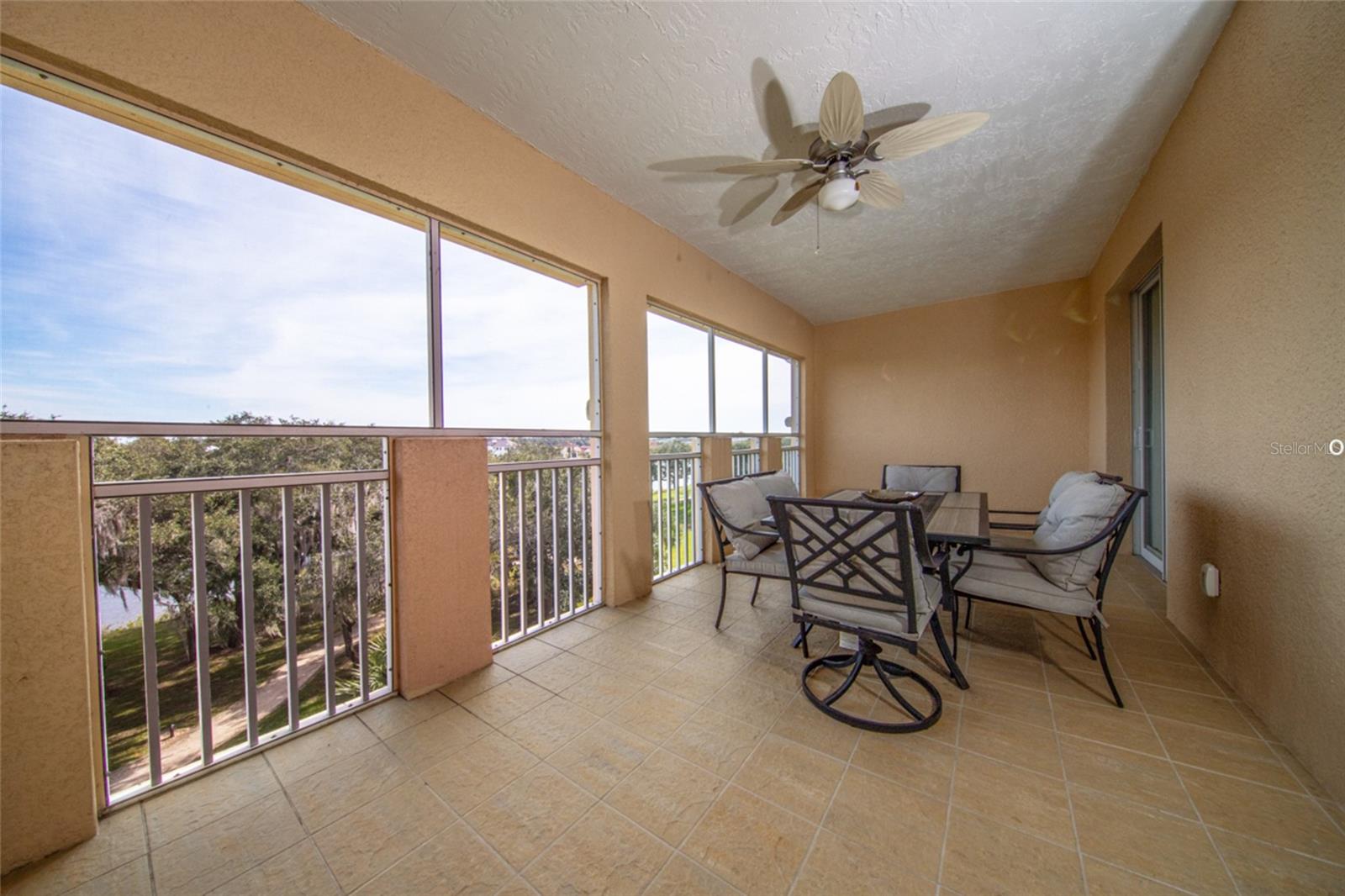 Image 22 of 32 For 55 Riverview Bend S 2044