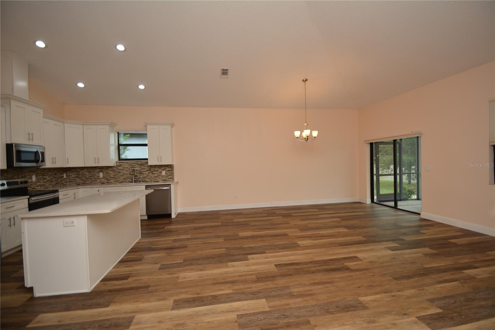 Image 14 of 35 For 61 Green Circle