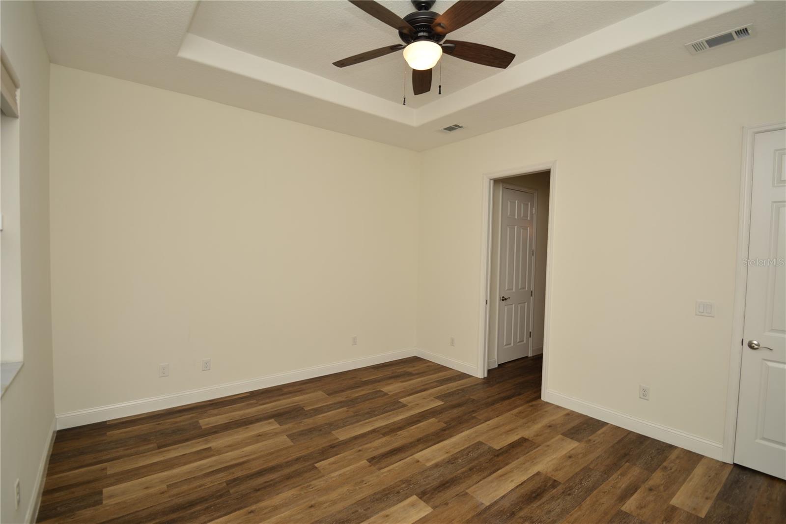 Image 20 of 35 For 61 Green Circle