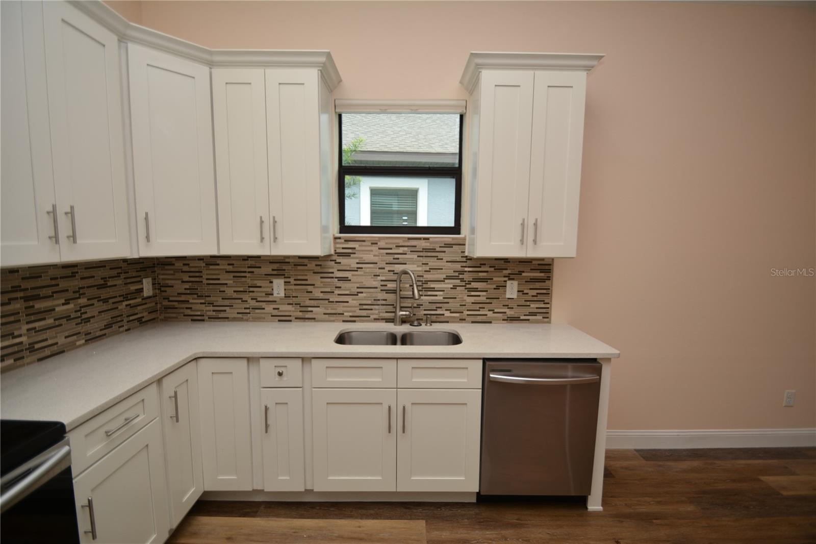 Image 7 of 35 For 61 Green Circle