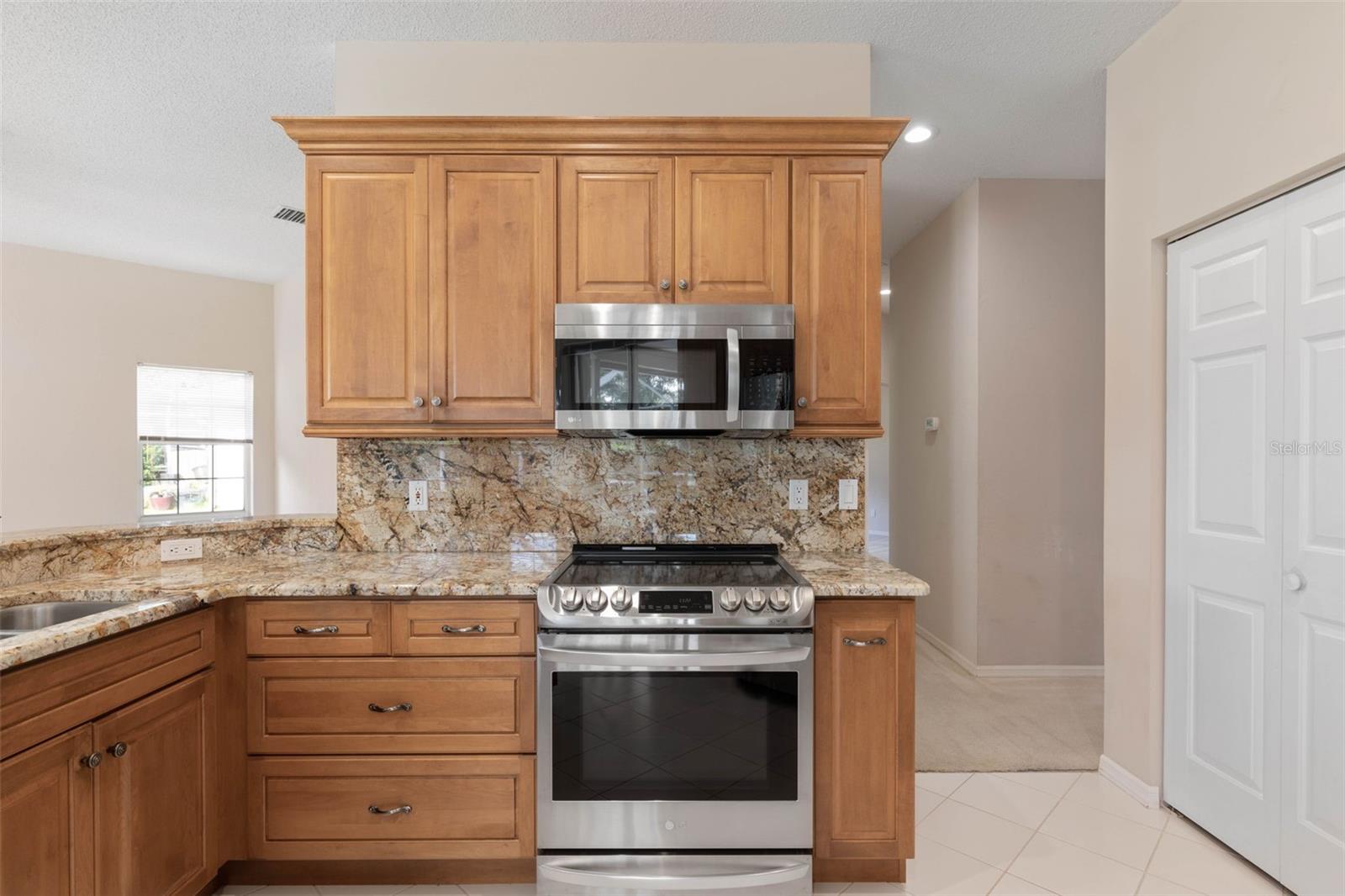 Image 27 of 47 For 3 Tucahoe Way