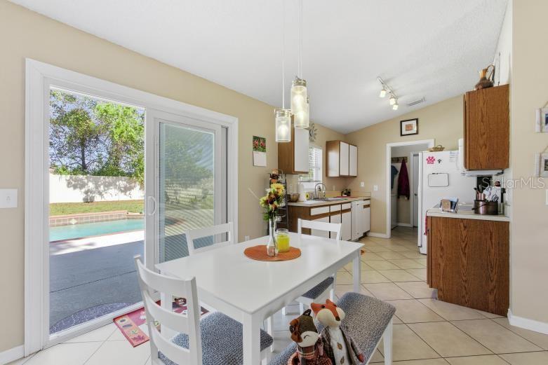 Image 24 of 45 For 8 Rolling Fern Place