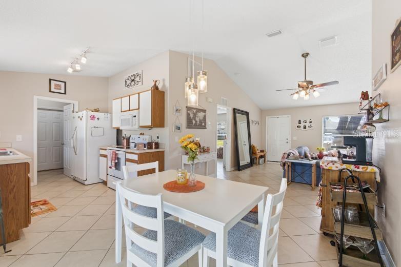 Image 26 of 45 For 8 Rolling Fern Place