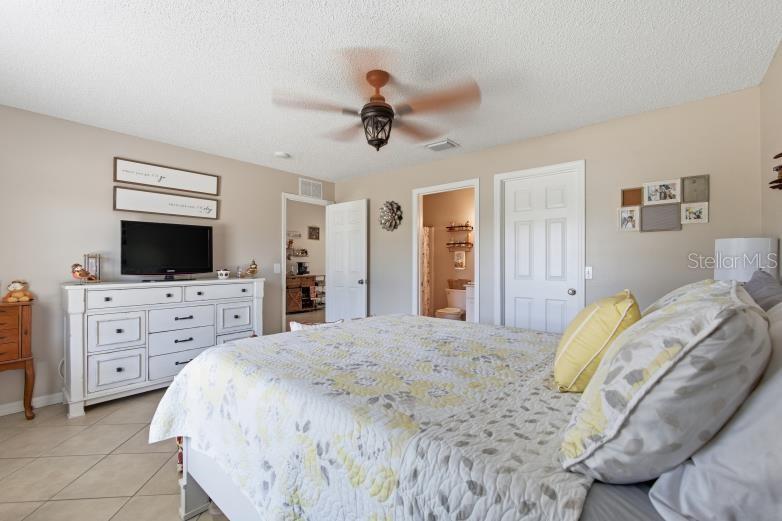 Image 31 of 45 For 8 Rolling Fern Place