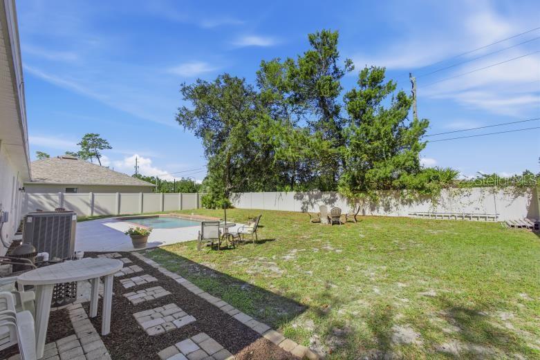 Image 5 of 45 For 8 Rolling Fern Place