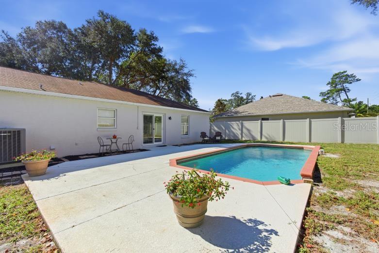 Image 6 of 45 For 8 Rolling Fern Place