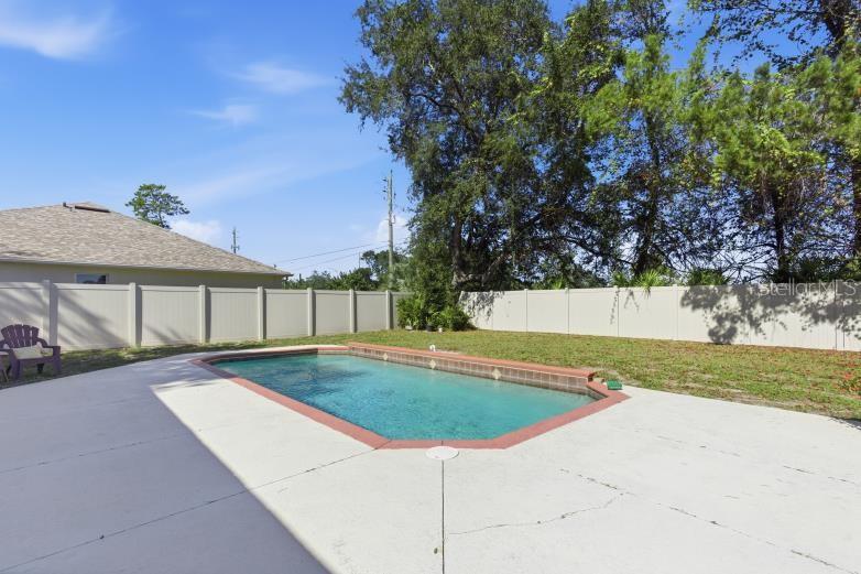 Image 9 of 45 For 8 Rolling Fern Place