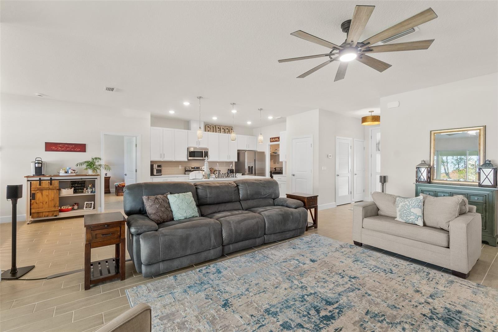 Image 16 of 54 For 5 Roxton Lane