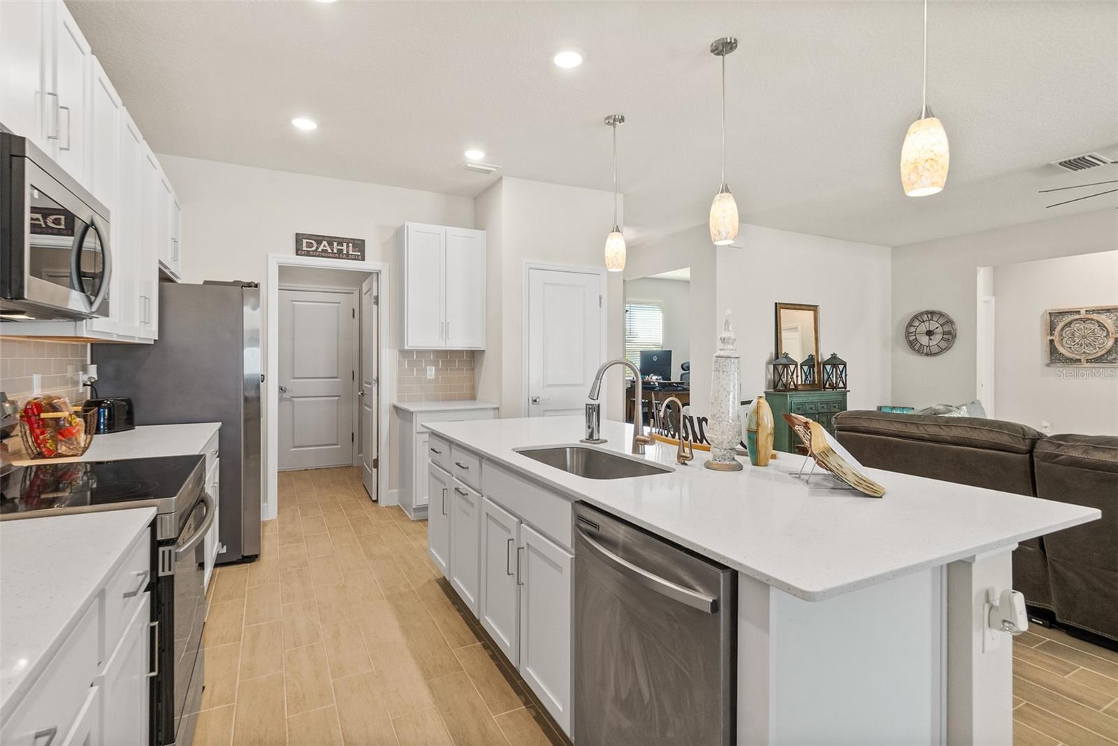 Image 17 of 54 For 5 Roxton Lane