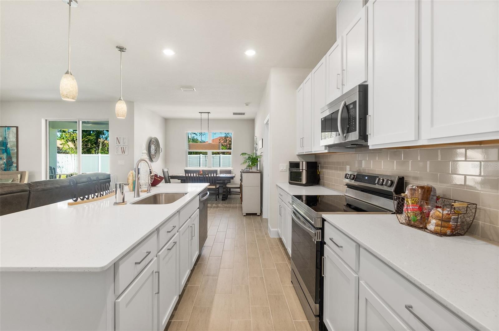 Image 18 of 54 For 5 Roxton Lane