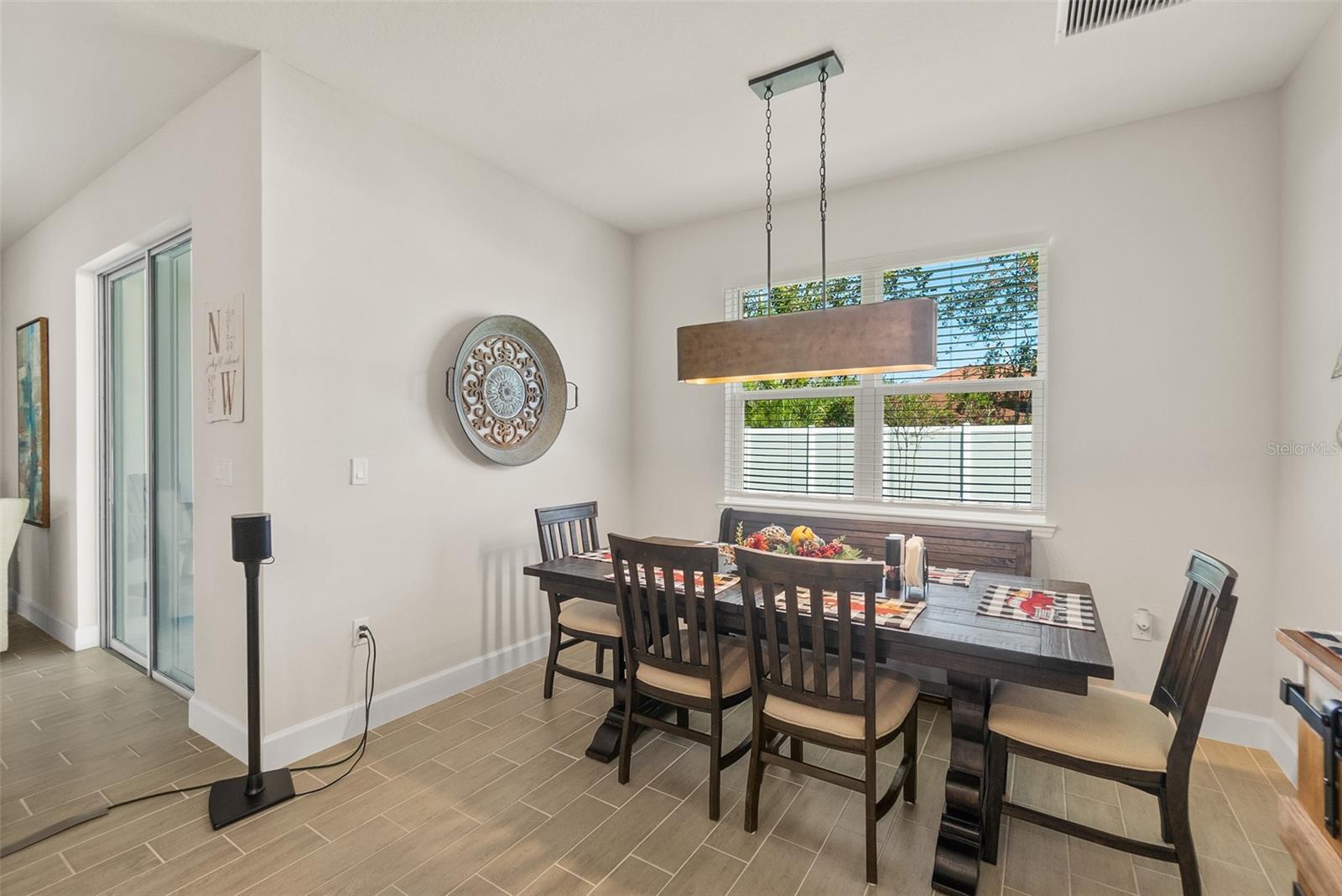 Image 21 of 54 For 5 Roxton Lane