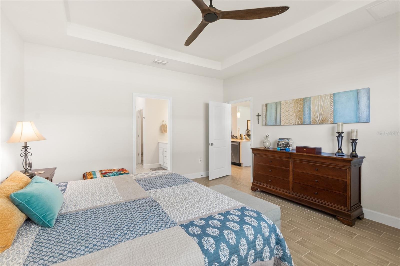 Image 27 of 54 For 5 Roxton Lane