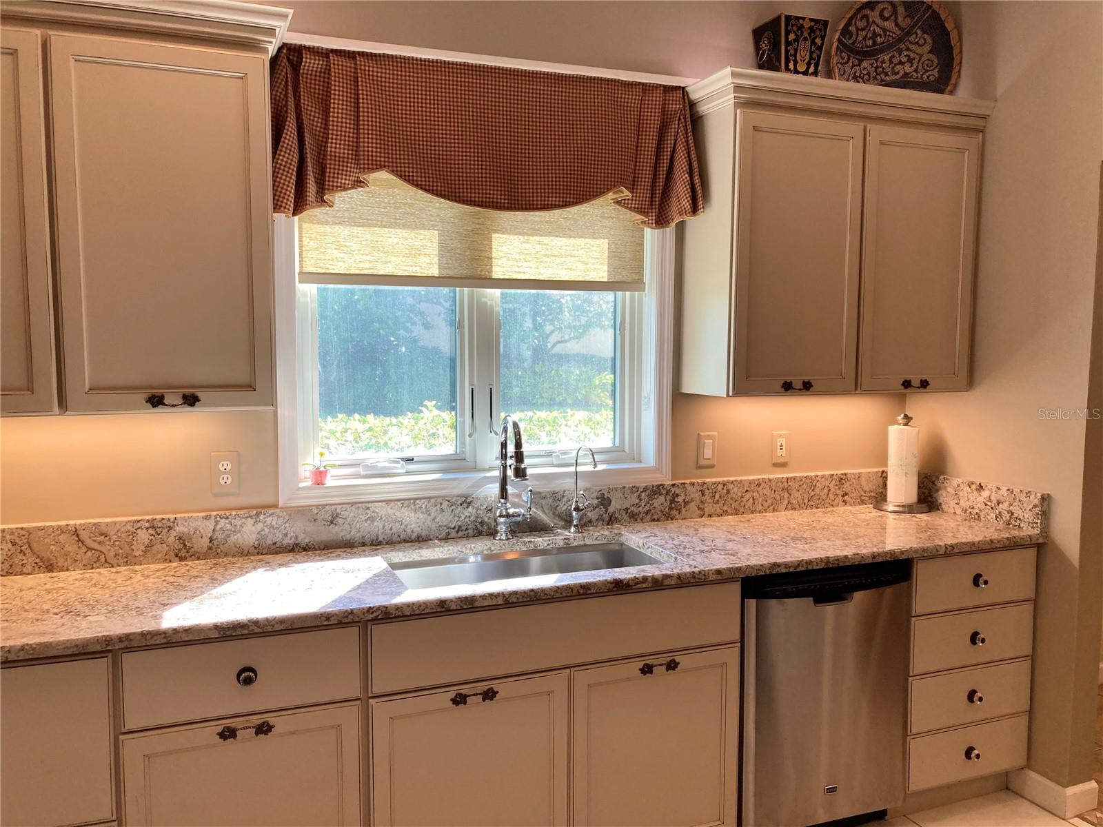 Image 20 of 66 For 55 Bay Pointe Drive