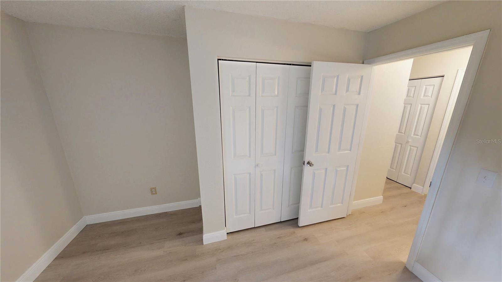 Image 27 of 39 For 14 Wellshire Lane