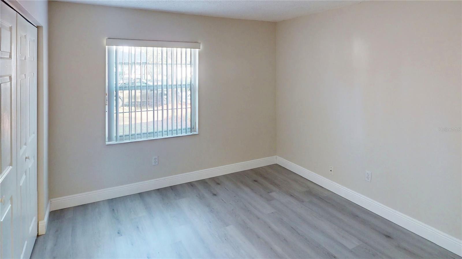 Image 29 of 39 For 14 Wellshire Lane