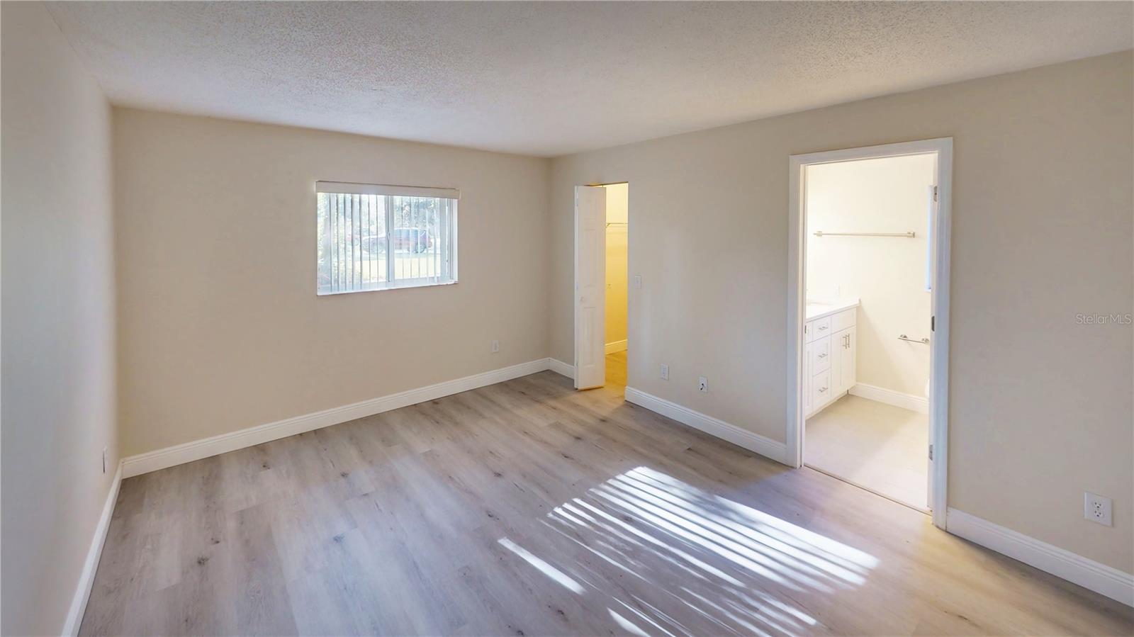 Image 32 of 39 For 14 Wellshire Lane