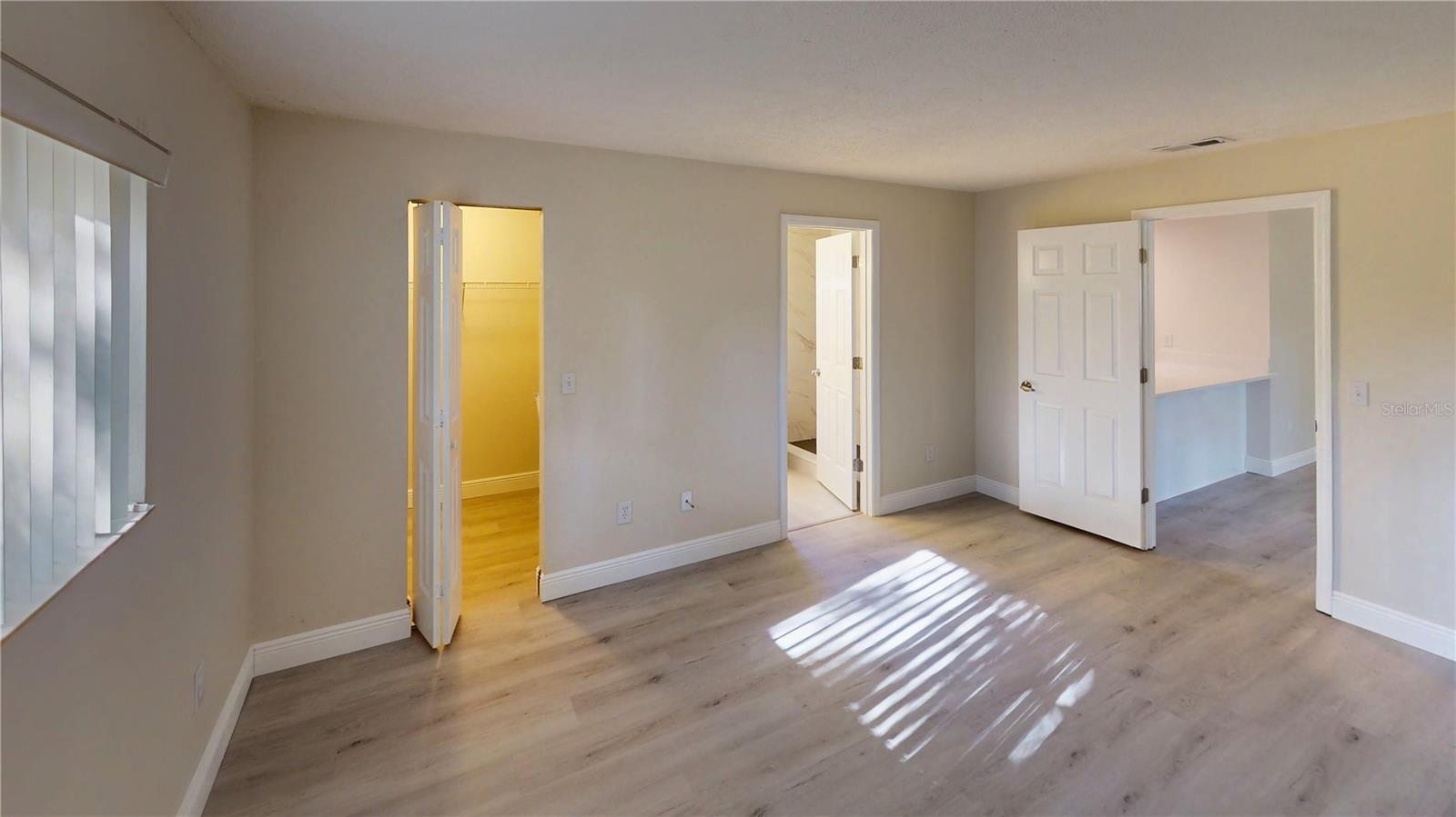 Image 33 of 39 For 14 Wellshire Lane