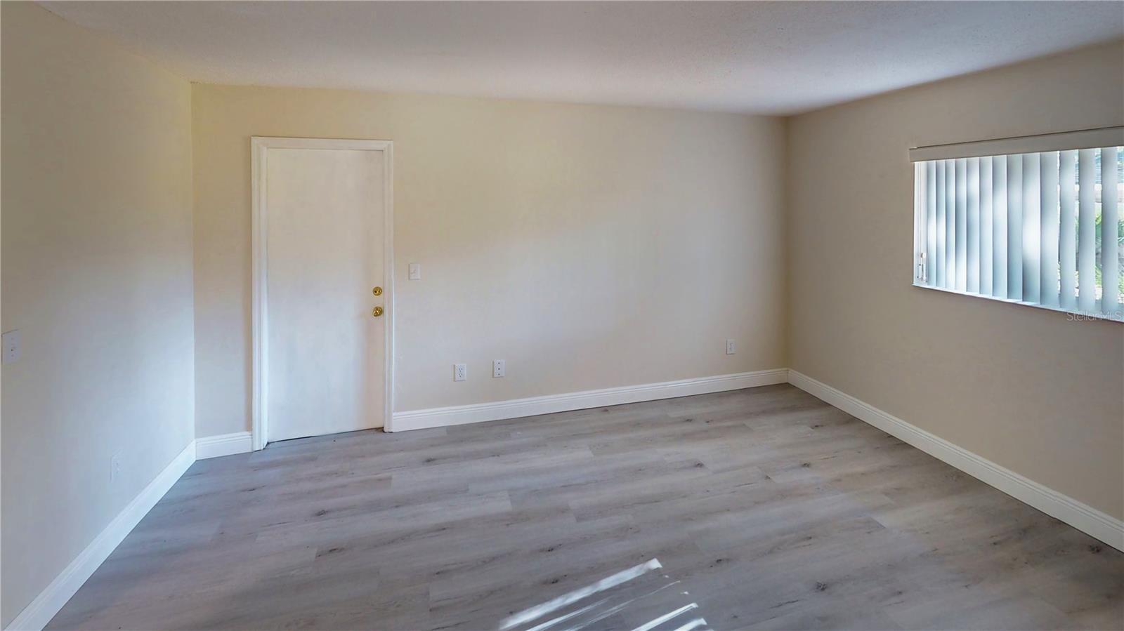 Image 35 of 39 For 14 Wellshire Lane