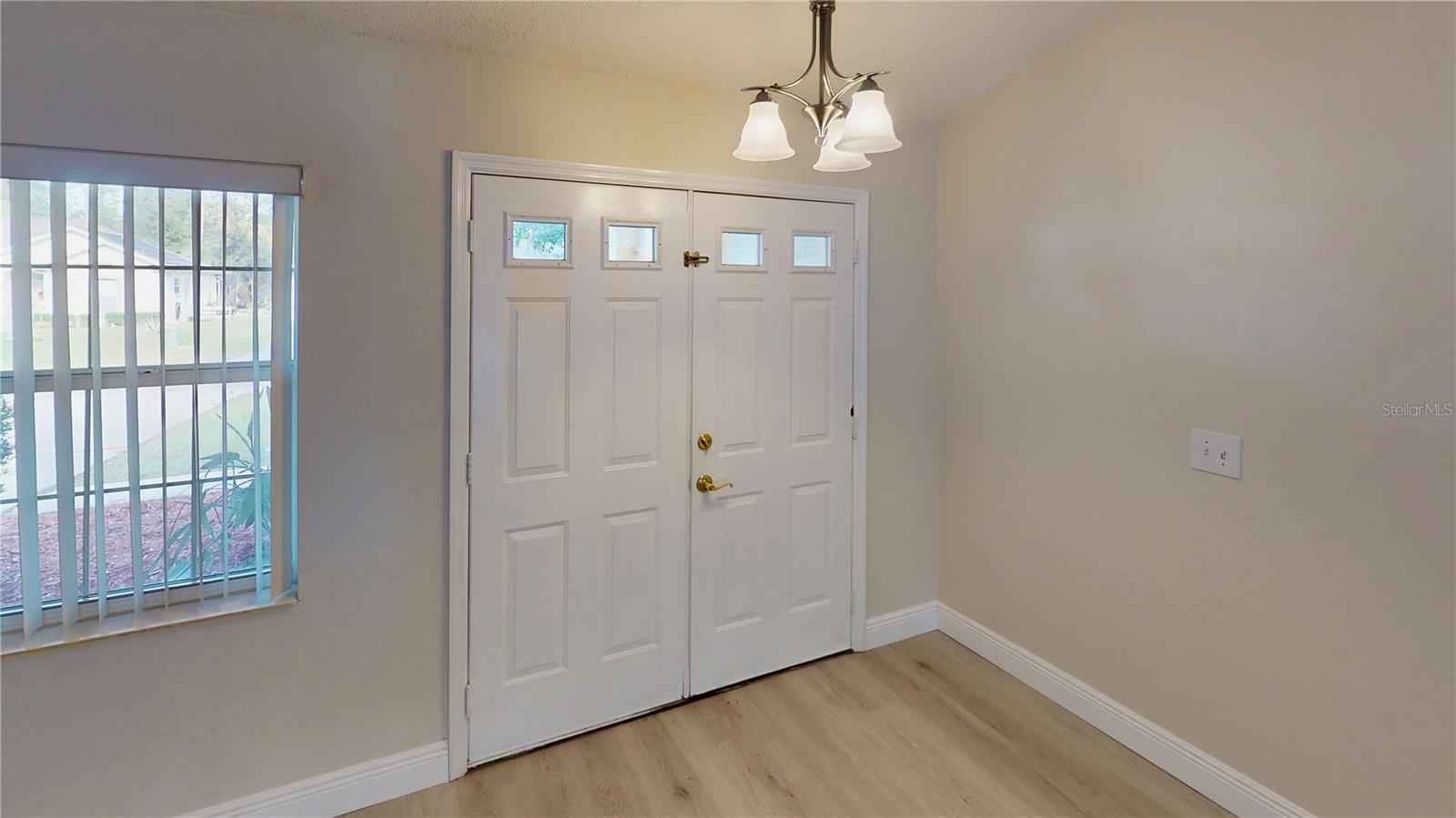 Image 6 of 39 For 14 Wellshire Lane