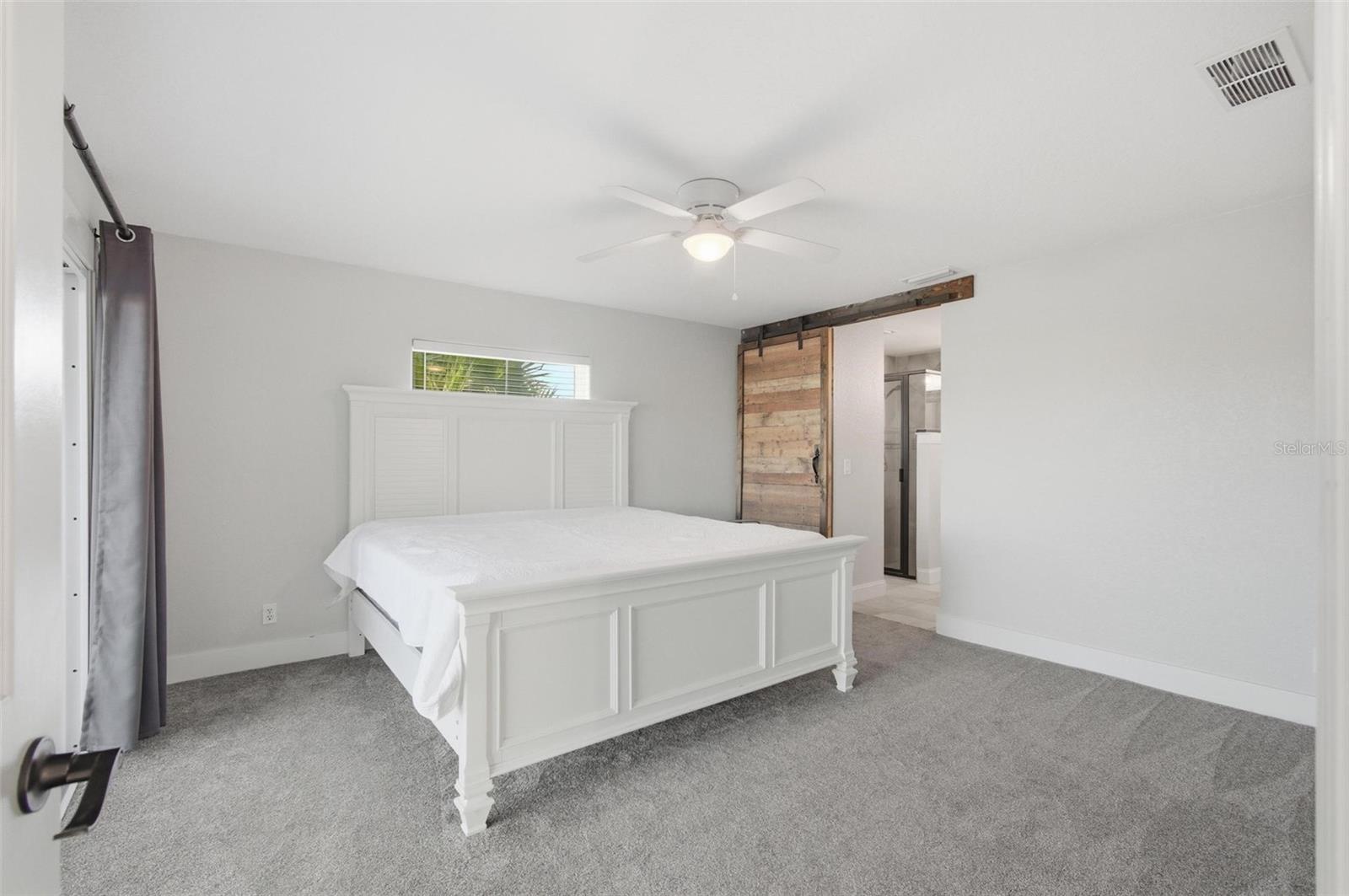 Image 17 of 63 For 7 Clarendon Court S