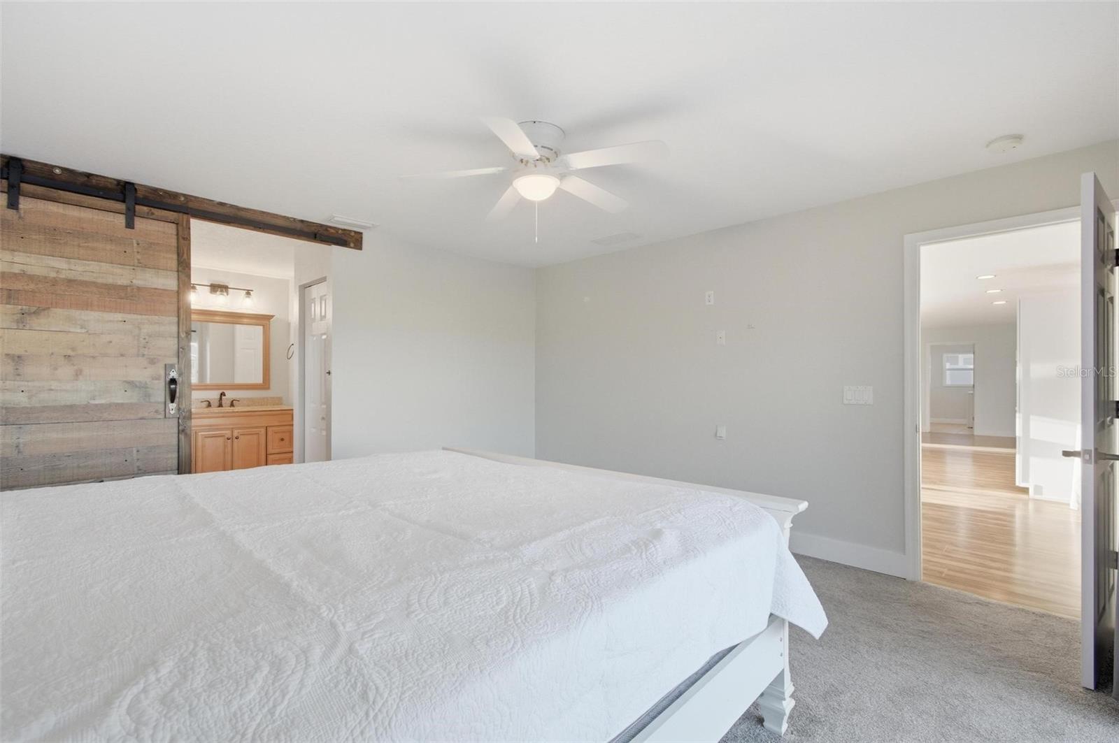 Image 18 of 63 For 7 Clarendon Court S